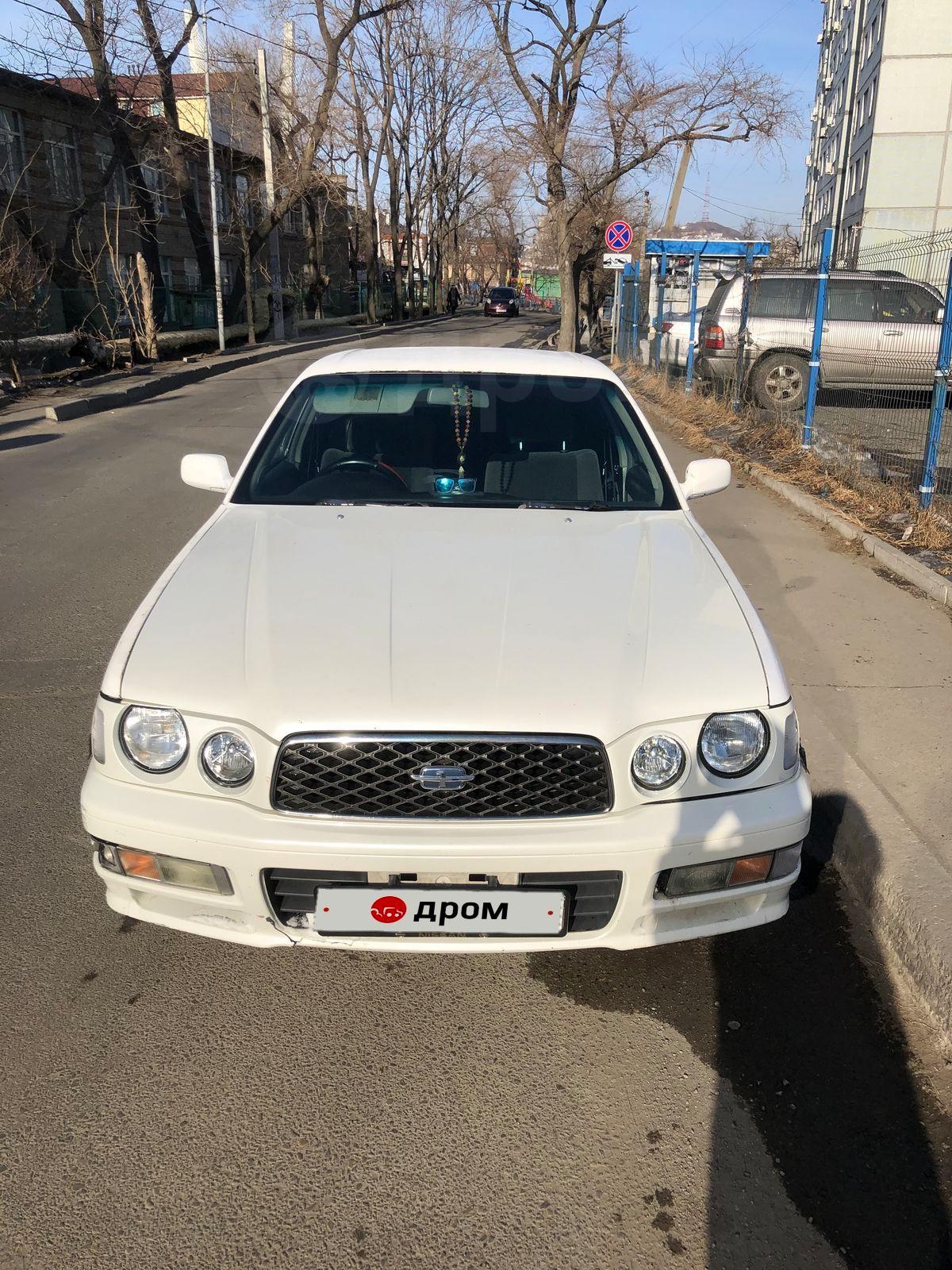 Nissan Cedric 1996 во Владивостоке, Продам живого цедрика по кузову(так как  приехал с Амурской области), комплектация 2.0 Gran Turismo, бензин, седан,  цена 210 тысяч р.