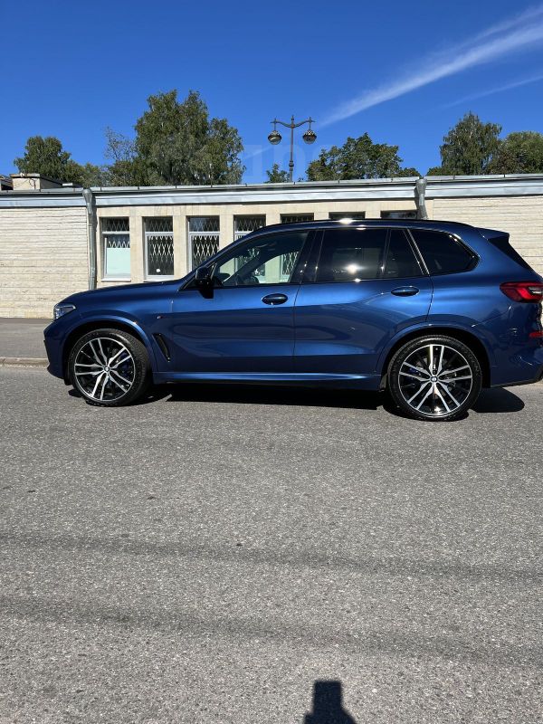 SUV   BMW X5 2018 , 7100000 , -