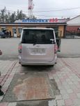    Toyota Voxy 2010 , 900000 , 