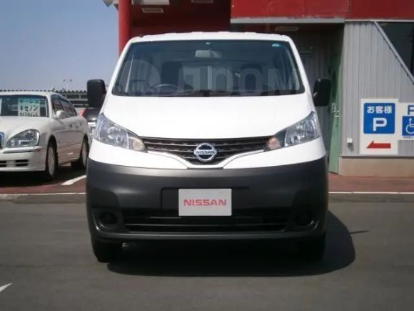    Nissan NV200 2013 , 520000 , 