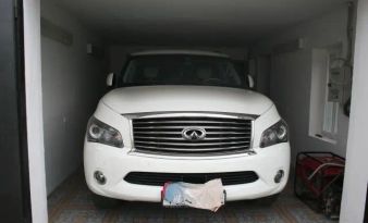 SUV   Infiniti QX56 2011 , 2500000 , 