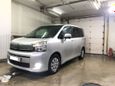    Toyota Voxy 2010 , 750000 , 