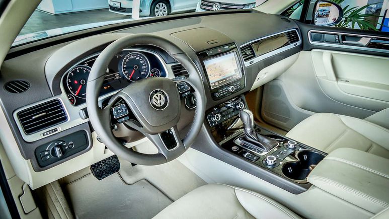 SUV   Volkswagen Touareg 2014 , 2599000 , 