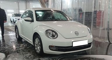  3  Volkswagen Beetle 2014 , 1400000 , 