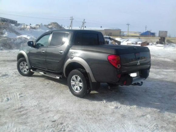  Mitsubishi L200 2011 , 900000 , 