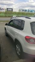 SUV   Volkswagen Tiguan 2011 , 715000 , 