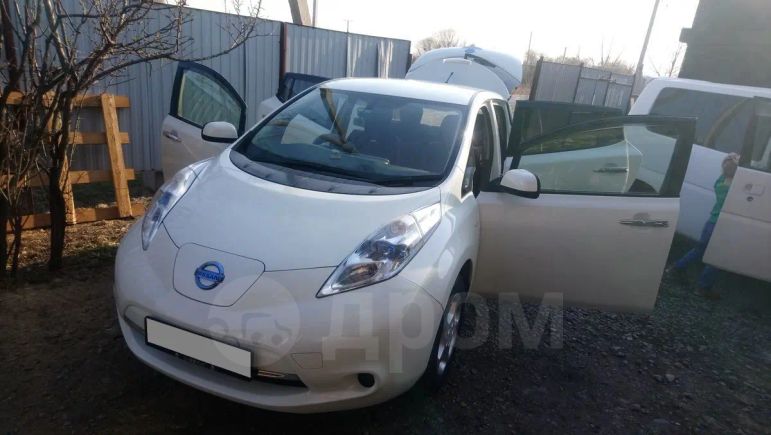  Nissan Leaf 2011 , 380000 , 