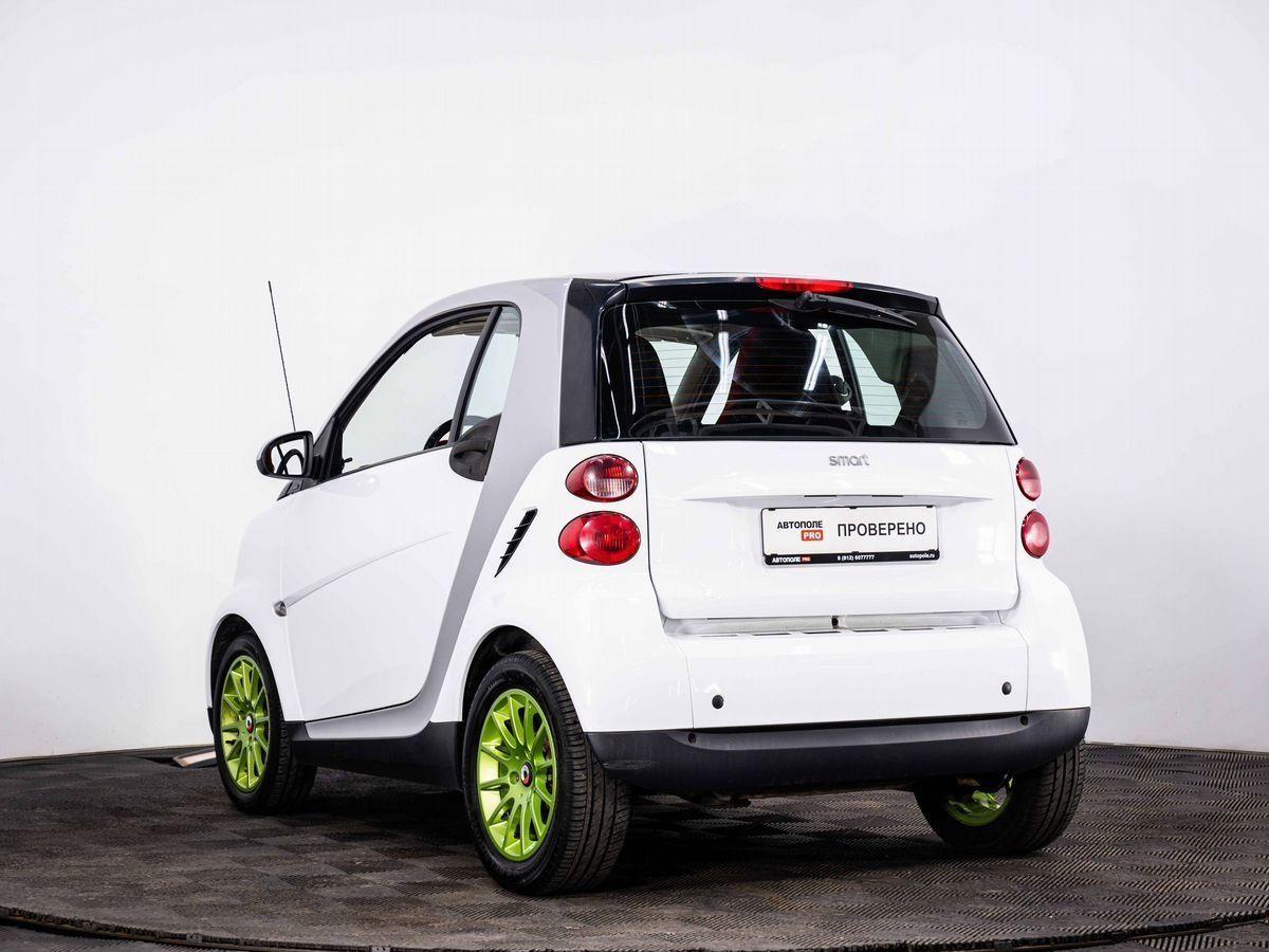 Смарт Форту 10 года в Санкт-Петербурге, Smart Fortwo 1.0 AMT (71 л.с.),  белый, 1 литра, бензин, автомат, бу, хэтчбек 3 дв., 1.0 AMT Pure