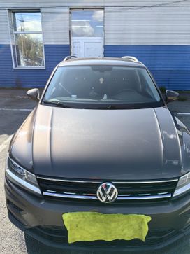 SUV   Volkswagen Tiguan 2018 , 2950000 , 