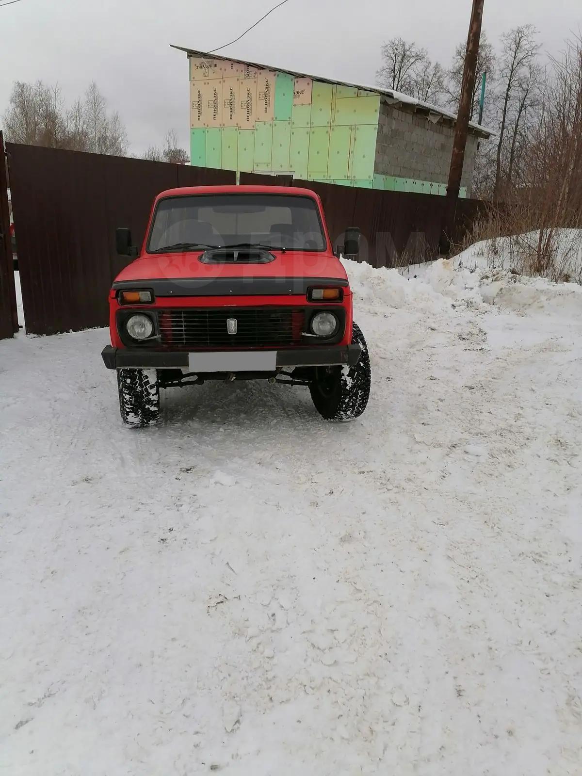 Лада 4x4 2121 Нива 85 в Тобольске, С машиной проделанна большая работа  делал сам соответсвенно знаю о ней все, комплектация 1.6 MT, цена 150 тысяч  руб., красный