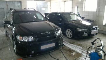    Nissan R'nessa 1999 , 330000 , 