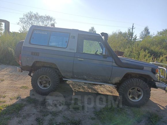  3  Toyota Land Cruiser 1989 , 700000 , 