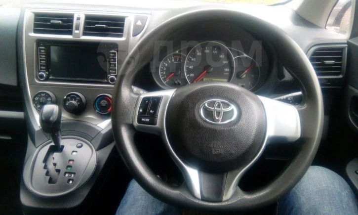  Toyota Ractis 2010 , 420000 , 