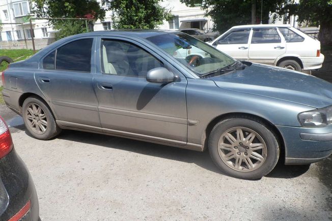  Volvo S60 2002 , 320000 , 