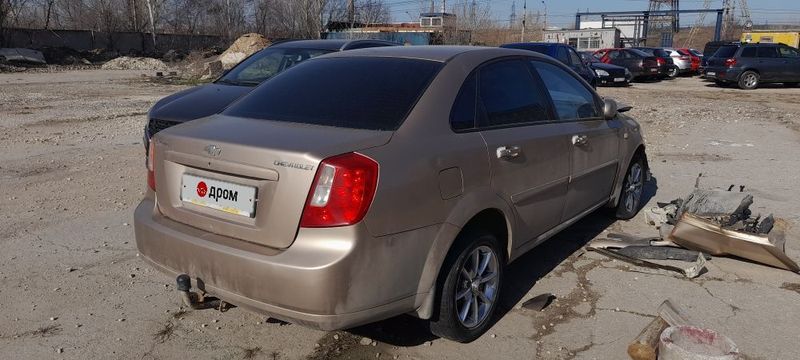 Chevrolet Lacetti 2007 седан золотой