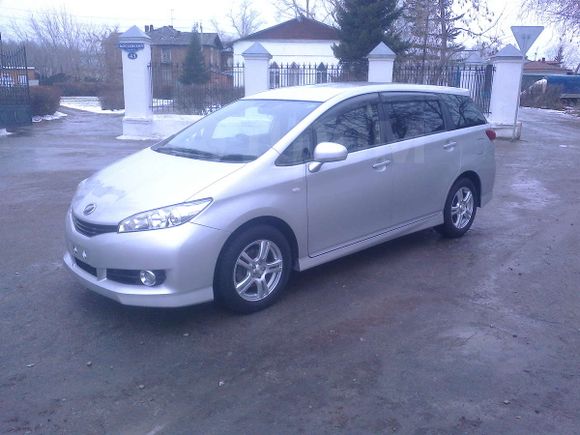    Toyota Wish 2011 , 815000 , 