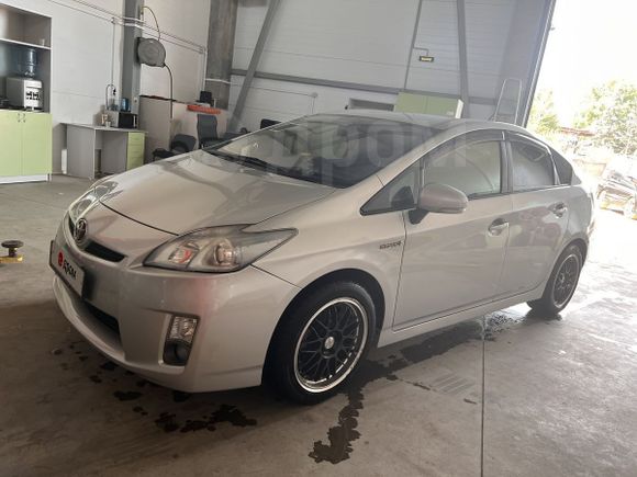  Toyota Prius 2011 , 900000 , -