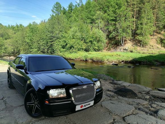  Chrysler 300C 2004 , 700000 , 