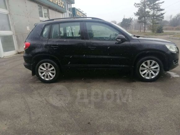 SUV   Volkswagen Tiguan 2008 , 750000 , 