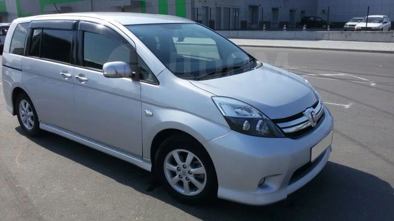    Toyota Isis 2011 , 630000 , 