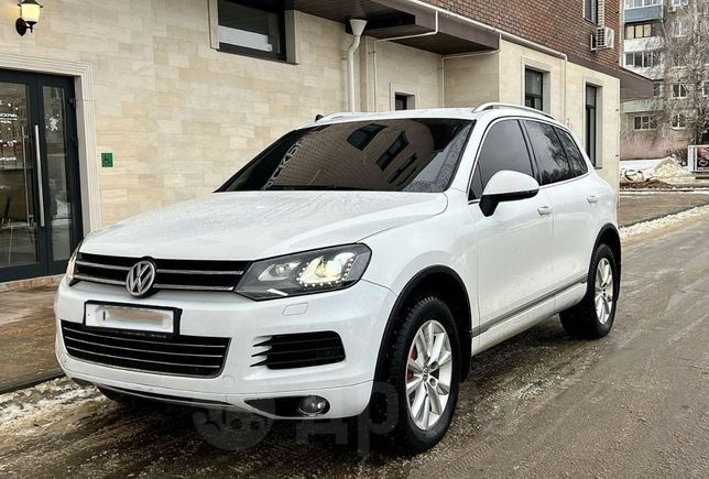 SUV   Volkswagen Touareg 2014 , 2220000 , 