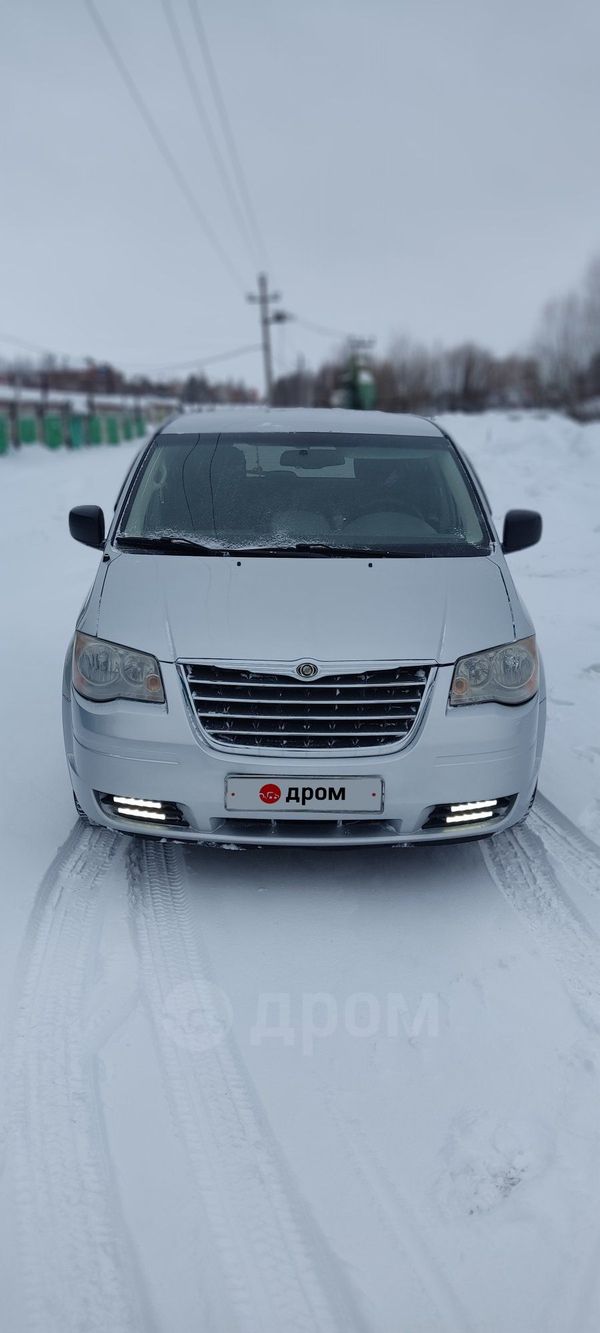    Chrysler Town and Country 2008 , 950000 , 