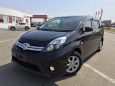    Toyota Isis 2016 , 870000 , 