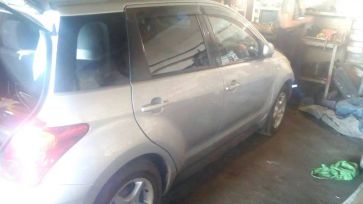  Toyota ist 2003 , 100000 , 