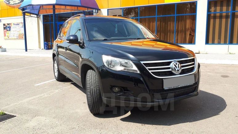 SUV   Volkswagen Tiguan 2010 , 550000 , --