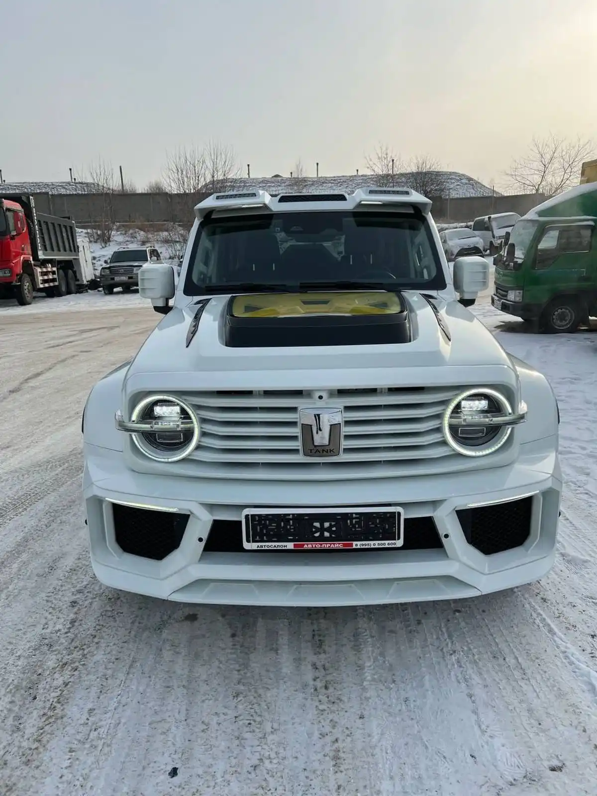   300 2023      4    20 AT 4WD Premium    8   