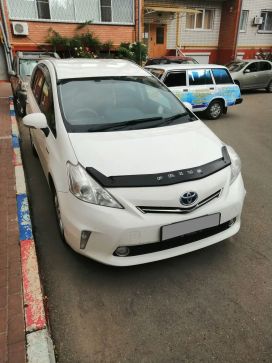    Toyota Prius Alpha 2012 , 920000 , 