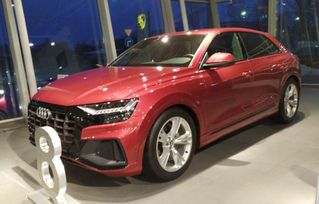 SUV   Audi Q8 2019 , 6160000 , 