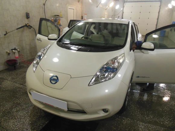  Nissan Leaf 2011 , 460000 ,  