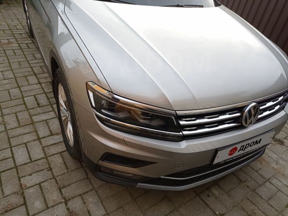 SUV   Volkswagen Tiguan 2018 , 2700000 , 