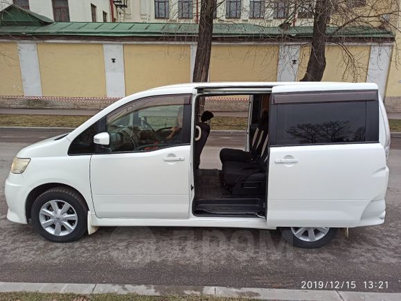    Nissan Serena 2006 , 620000 , -