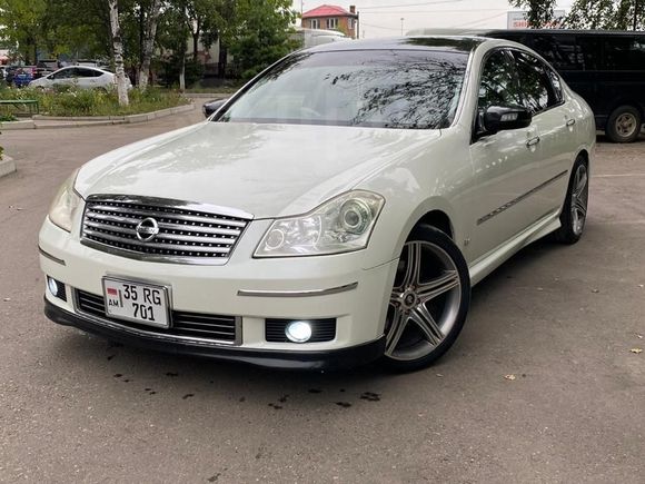  Nissan Fuga 2004 , 580000 , 