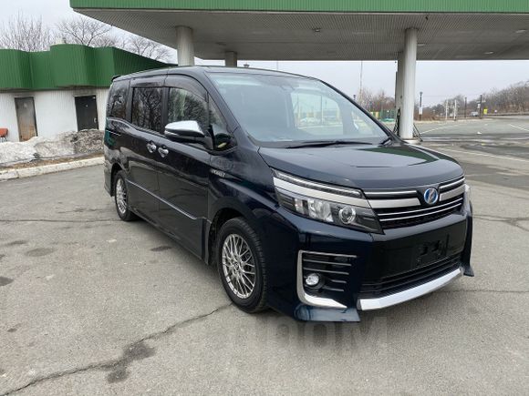    Toyota Voxy 2016 , 1350000 , 