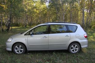    Toyota Avensis Verso 2005 , 735000 , 