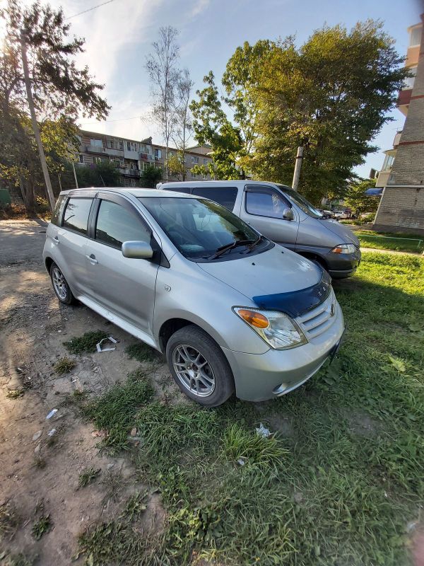  Toyota ist 2006 , 360000 , 