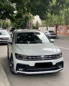 SUV   Volkswagen Tiguan 2018 , 2000000 , 