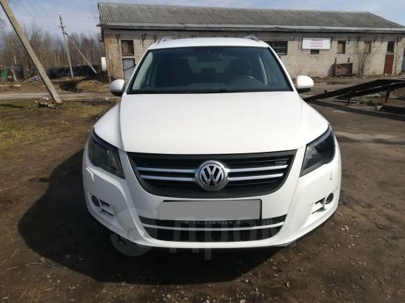 SUV   Volkswagen Tiguan 2009 , 681000 , 