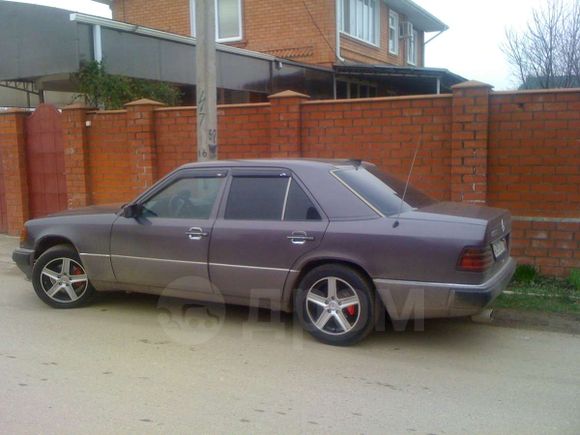 Mercedes-Benz E-Class 1992 , 193000 , 