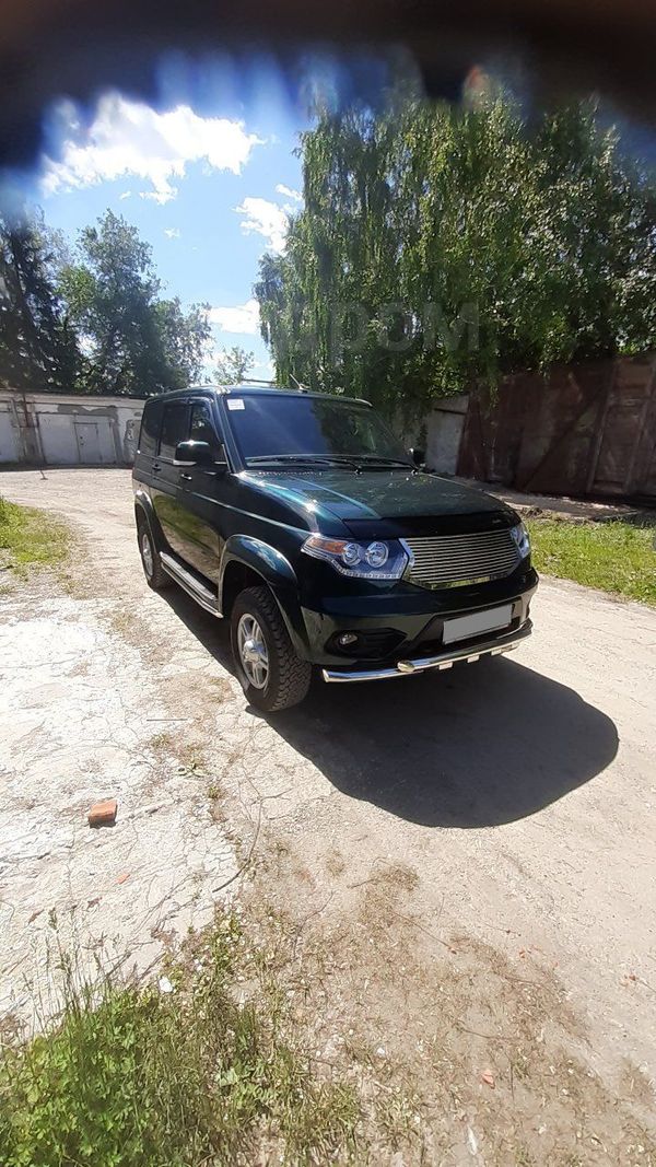 SUV     2018 , 810000 , 