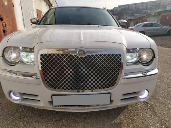  Chrysler 300C 2007 , 700000 , 