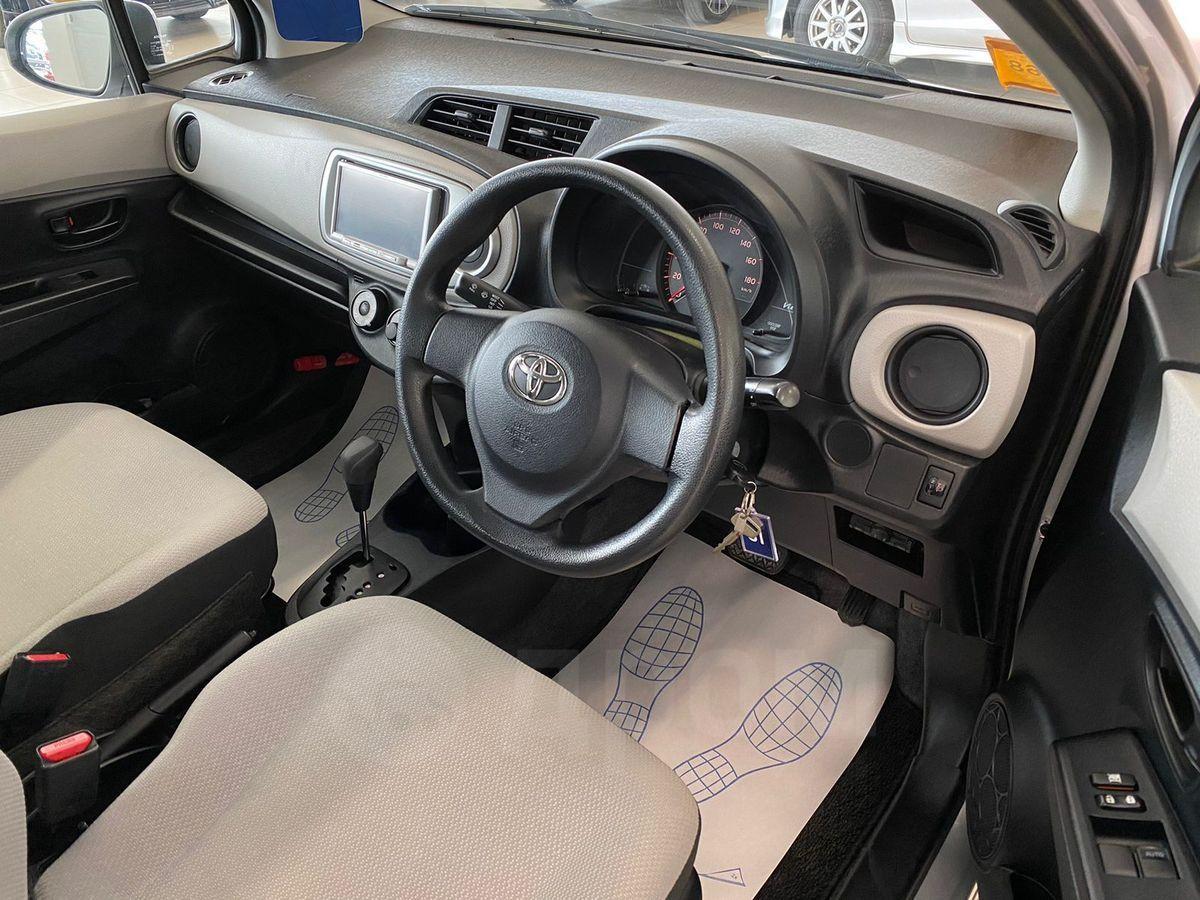 Toyota Vitz 2011 в Абакане, ЛЕГКО КУПИТЬ АВТО В КРЕДИТ, цена 729 тысяч  руб., хэтчбек 5 дв., комплектация 1.0 F M package, бен., автоматическая  коробка передач