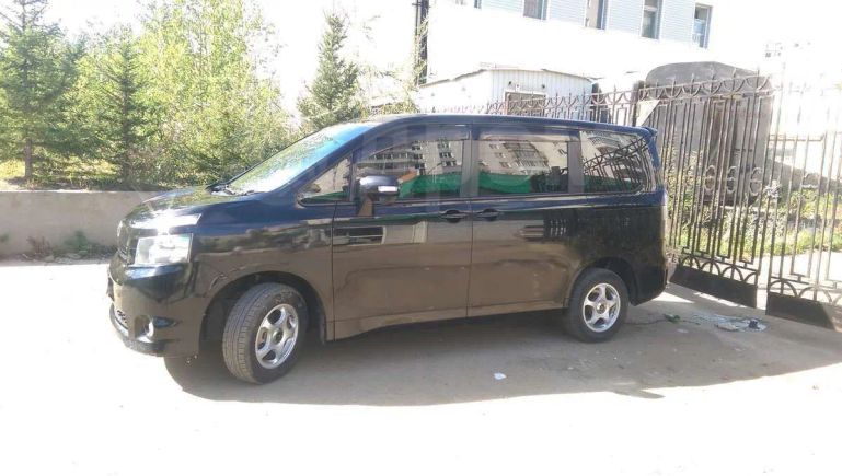    Toyota Voxy 2009 , 730000 , 