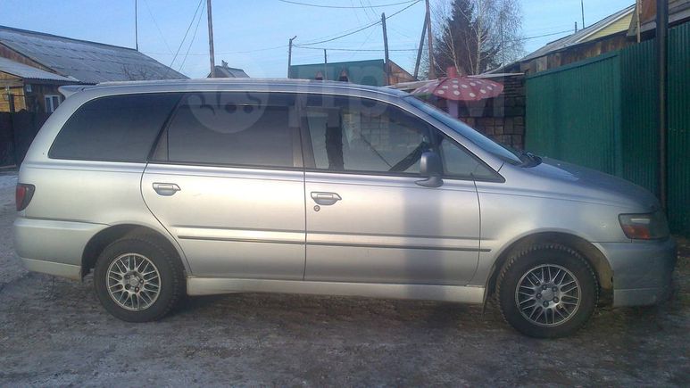    Nissan Bassara 2001 , 260000 , -