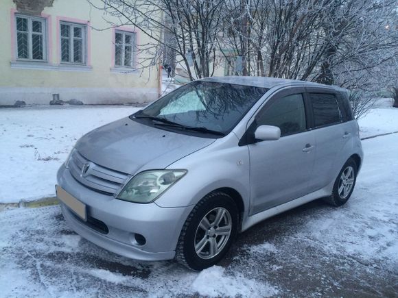  Toyota ist 2003 , 305000 , 