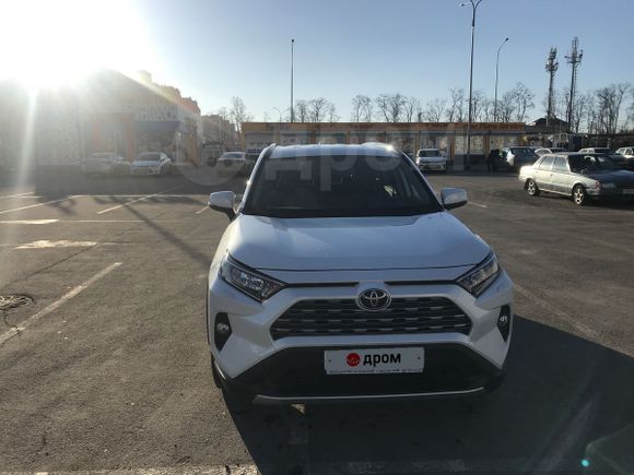 SUV   Toyota RAV4 2020 , 2450000 , --