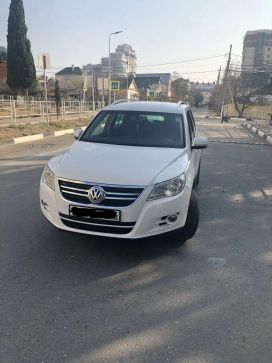 SUV   Volkswagen Tiguan 2010 , 620000 , 